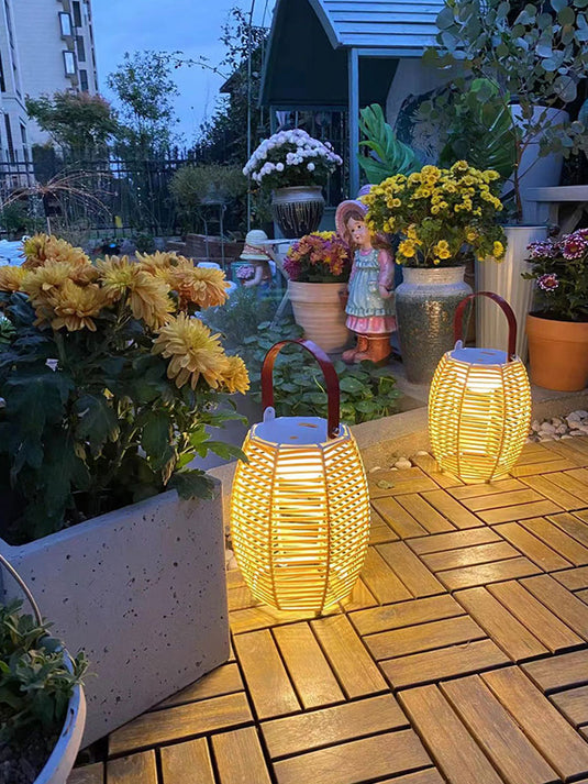 Solar Hand-woven Garden Light